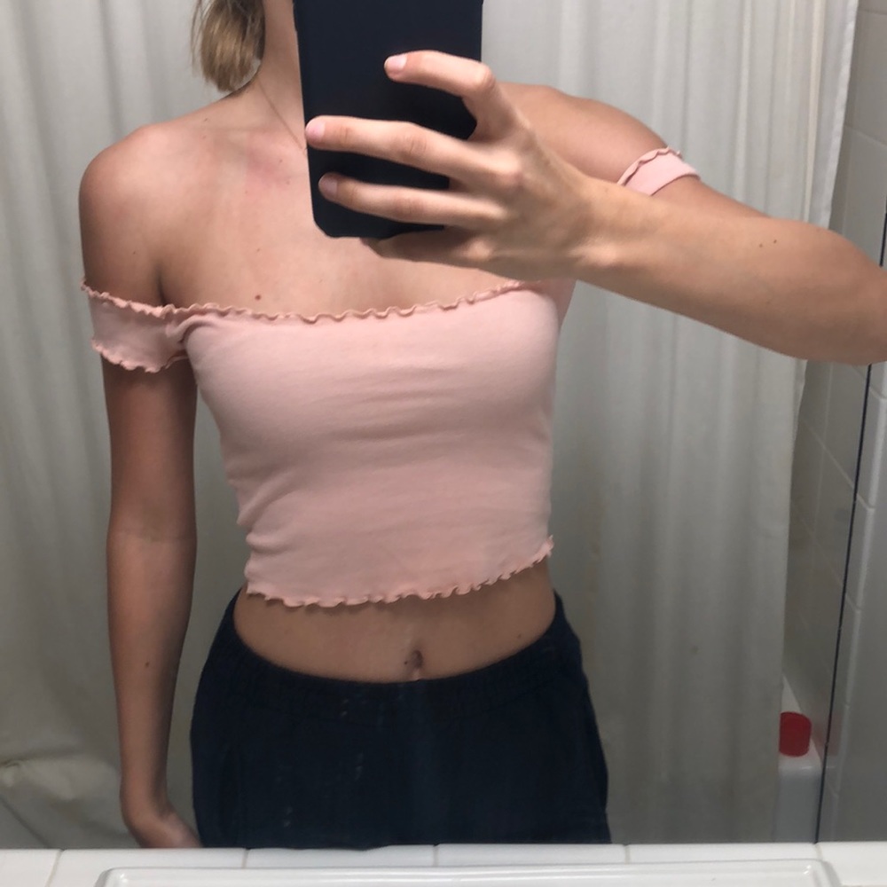 Lettuce cut light pink off the shoulder top XS